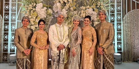 Anggun Maksimal! Gaya Kompak Syifa Hadju dan Tissa Biani Pakai Kebaya Gold di Akad Nikah Al Ghazali dan Alyssa Daguise