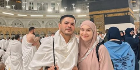 7 Momen Haru Penyambutan Irish Bella dan Haldy Sabri Pulang Haji, Langsung Peluk Anak-Anak di Bandara hingga Bagikan Kabar Baik