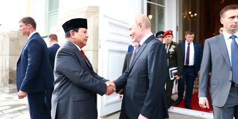 Terbang ke Rusia, Prabowo Bakal Bertemu Putin