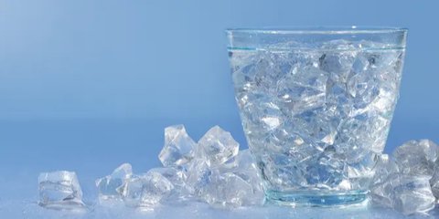 Efek Minum Air Dingin Sebelum Tidur: Mitos atau Fakta? Cek Faktanya!
