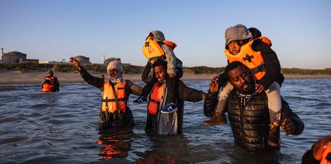 FOTO: Potret Perjuangan Para Migran Yang Nekat Menyebrangi Selat Inggris