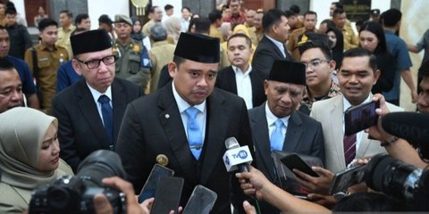 VIDEO: Tatapan Bobby Dengar Mensesneg Umumkan Prabowo Putuskan 4 Pulau Milik Aceh Bukan Sumut