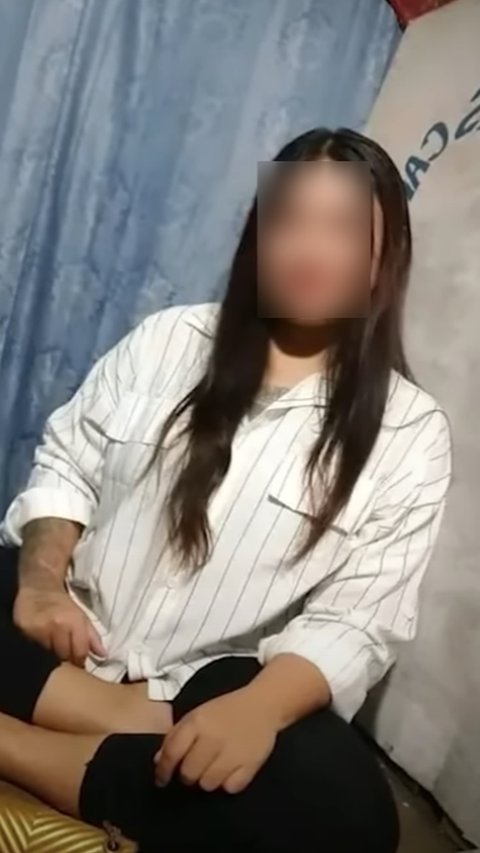Cantik dan Badannya Penuh Tato, Wanita Mantan Pemadu Karaoke Ini Depresi Berat