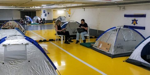 VIDEO Suasana Warga Israel di Tel Aviv Tinggal di Parkiran Bawah Gedung Mal karena Takut Rudal Iran