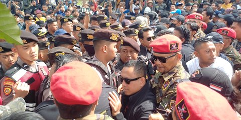 Sempat Dihalangi GRIB, PN Surabaya Akhirnya Eksekusi Rumah Eks Wakil Panglima ABRI Era Soeharto