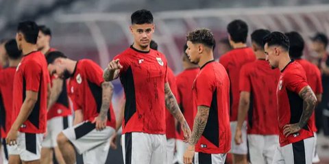 Bursa Transfer Panas! Mees Hilgers Diburu Klub-klub Top, Media Belanda Ungkap Destinasi Potensialnya