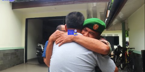 Prajurit TNI Sangar Hati Selembut Salju, Tahan Tangis Peluk Erat Letjen Kunto Anak Try Sutrisno