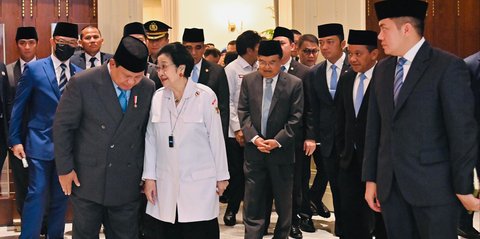VIDEO: Dibongkar Muzani, Prabowo dan Megawati Akrab Saling Berbisik di Hari Pancasila