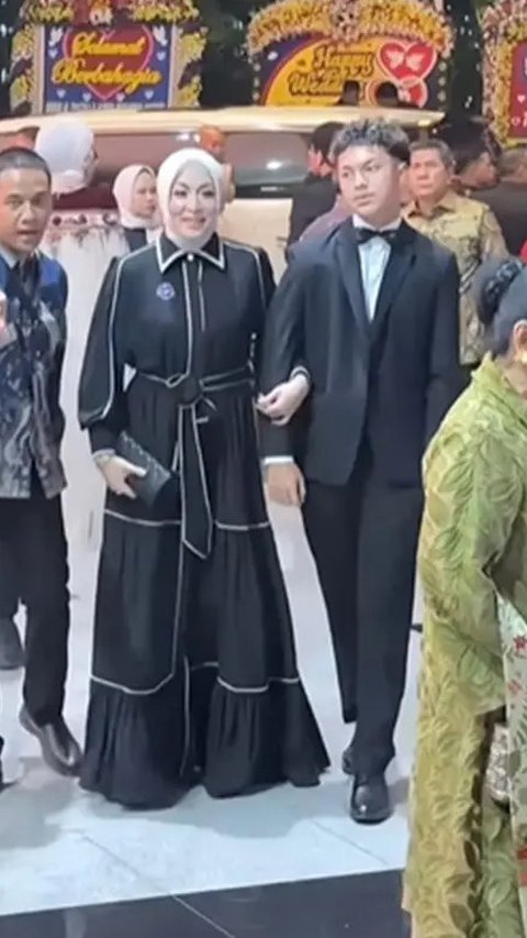 Potret Cantik Angelina Sondakh Pakai Gamis di Ngunduh Mantu Al Ghazali, Elegan dan Stand Out