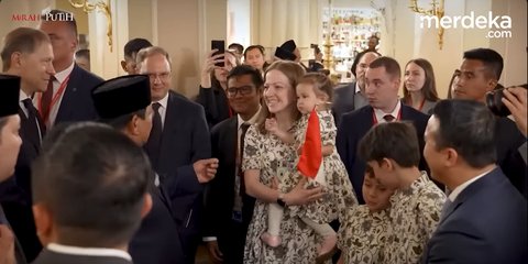 VIDEO: Bule Cantik Rusia Jago Bahasa Indonesia Blak-blakan Pekerjaan Depan Prabowo