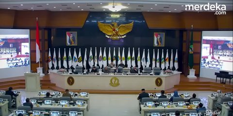 VIDEO: RIUH! Wagub Dedi Mulyadi Sentil Sekda Jarang Ngantor Depan DPRD Jabar 