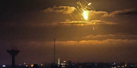 Dahsyat Iran Bayar Kontan Kebohongan Donald Trump, Rudalnya Kembali Porak-Porandakan Israel