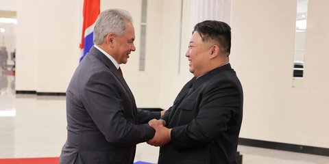 FOTO: Di Tengah Panasnya Perang Iran vs Israel-AS, Tiba-Tiba Kim Jong-un Bertemu Utusan Penting Vladimir Putin