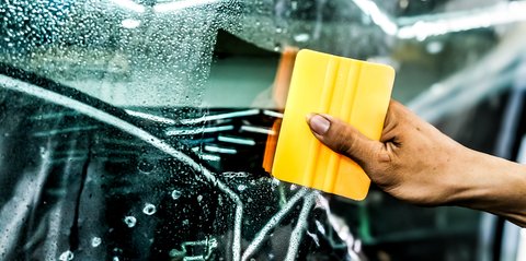 Jangan Abaikan Embun di Kaca Mobil, Ini Tips Atasi dan Manfaat Kaca Film untuk Keselamatan