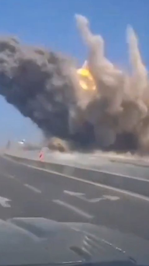VIDEO Momen Paling Jelas Saat Rudal Iran Menghantam Kota Ashdod di Israel, Bikin Nyali Bergetar