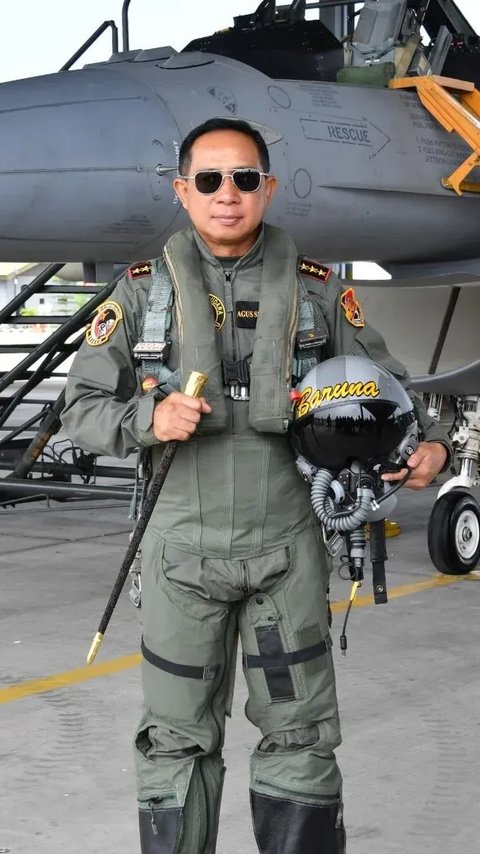 Gaya Keren Panglima TNI Pose Bareng Pasha Ungu, Penampilannya Bak Anak Band