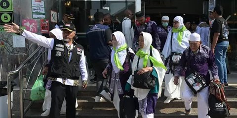 Langit Timur Tengah Tak Aman Imbas Perang Israel-Iran, Dua Kloter Haji Surabaya Tertahan di Jeddah