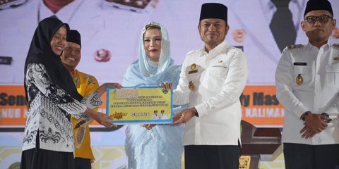 Pemprov Kaltim Salurkan Gratispol dan Jospol: Ribuan Guru dan Penjaga Rumah Ibadah Terima Penghargaan