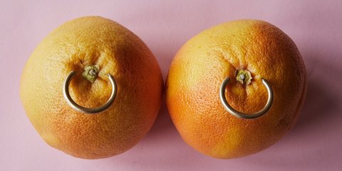 Menyusui dengan Puting Ditindik: Amankah? Ini Risiko dan Tipsnya!