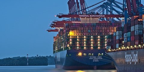 Neraca Dagang Mei 2025 Surplus Besar, Mendag Pede Perang Tak Ganggu Ekspor