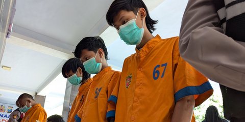 Amarah Tersulut Gegara Diteriaki, 3 Pemuda di Lumajang Keroyok Pemotor