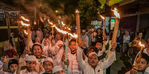 FOTO: Kemeriahan Pawai Obor Menyambut 1 Muharram 1447 H