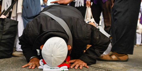 FOTO: Jemaah Haji  Kloter Pertama Aceh Tiba di Tanah Air, Pemerintah Pastikan Proses Kepulangan Aman dan Lancar