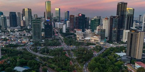 Polri Imbau Kantor Pemerintahan dan Swasta di Jakarta Berlakukan WFH Pada 1 Juli 2025, Transportasi Publik Rp 1