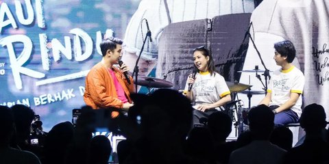 FOTO: Sambut Film “Bertaut Rindu”, Adhisty Zara dan Ari Irham Bikin Ribuan Penggemar Histeris di KapanLagi Pensi Bareng Fanta