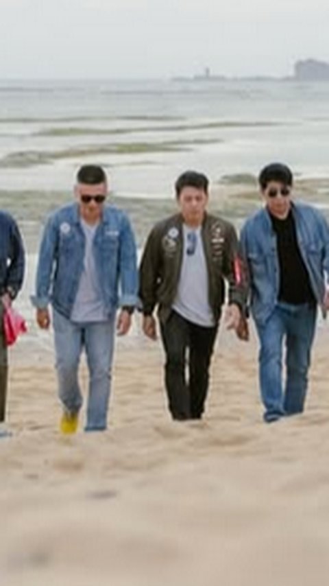 Potret Ariel Noah Dipertemukan 'Kembaran' oleh The Dudas Minus One, Sosoknya Tak Asing - Asyik Main di Pantai