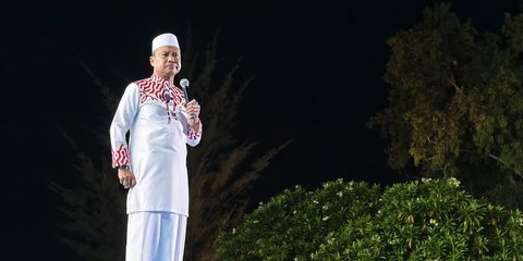 Sosok Polwan Gegana Brimob Bersenjata Lengkap Kawal Ustad Kondang Dakwah di Papua, Latihan Fisiknya Bikin Dasad Latif Ngeri