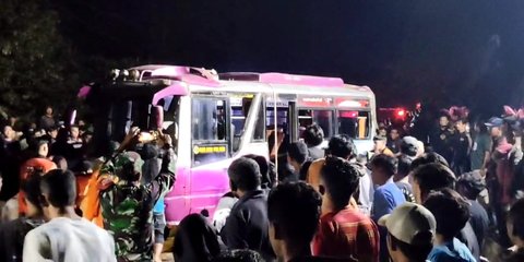 Minibus Angkut Rombongan Sekeluarga Terguling di Tanjakan Dekat Makam Soeharto, 1 Orang Tewas