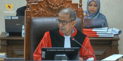VIDEO: Saldi Isra Minta Menkes Budi Terus Terang di Sidang MK: Di Sini Tidak Diomeli