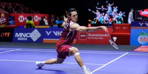 FOTO: Sempat Tertinggal, Jonatan Christie Bangkit dan Tumbangkan Jason Teh di Indonesia Open 2025