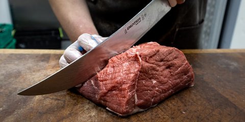 Daging Sapi VS Daging Kambing, Mana yang Lebih Tinggi Kolesterol?