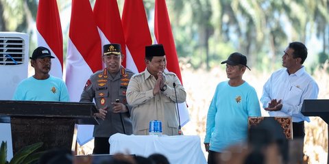 VIDEO: Keras! Prabowo Depan Kapolri & Panglima 