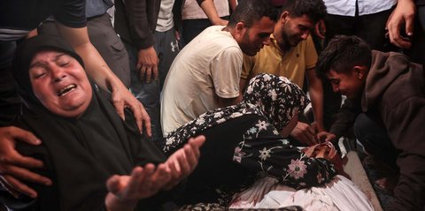 FOTO: Israel Serang RS di Gaza, Empat Jurnalis Tewas