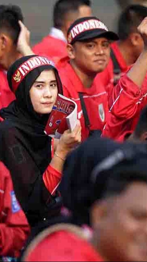 FOTO: Ribuan Suporter Padati GBK, Beri Dukungan Penuh Timnas Indonesia