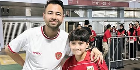 Potret Raffi Ahmad Duduk Dekat Presiden Prabowo Saksikan Timnas Indonesia di GBK, Pergi Naik MRT Demi Hindari Macet