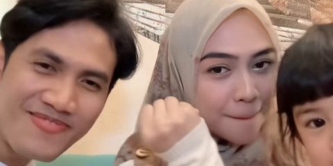 7 Potret Ganteng Evan WMD Sosok Pria yang Dikabarkan Teman Spesial Ria Ricis dan Sudah Dikenalkan pada Moana