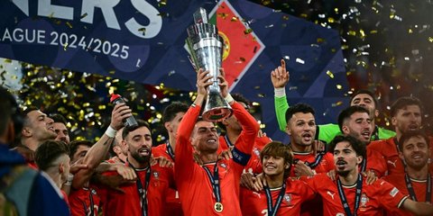FOTO: Bukti Usia Hanyalah Angka! Momen Cristiano Ronaldo Bawa Portugal Raih Juara UEFA Nations League di Umur 40 Tahun