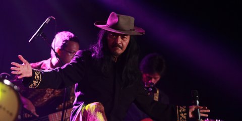 Cerita Sujiwo Tejo Ikuti Nasihat Luna Maya, Maksimal 4 Kali Makan Mi Instan Setahun