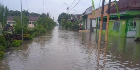 Diguyur Hujan Semalaman, 13 Wilayah di Jombang Kebaanjiran Tinggi Air Capai 1,5 Meter
