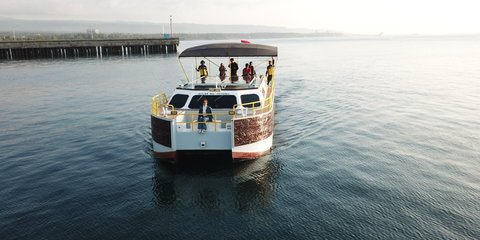 Hanya Dengan Rp 79 Ribu, Nikmati Keindahan Pantai Banyuwangi dengan Kapal Listrik Mewah