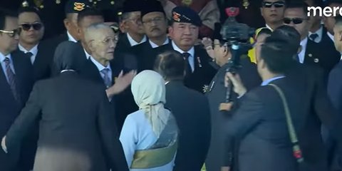 Sikap Hormat Prabowo Datangi Jenderal Sepuh Try Sutrisno di HUT Polri, Ada Momen Bertemu SBY