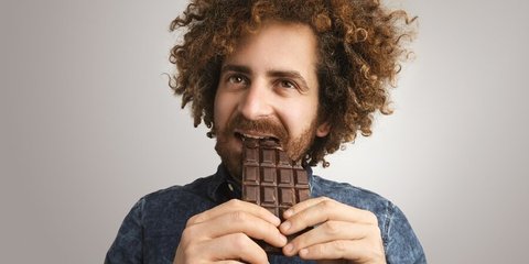 10 Cara Ampuh Mengatasi Stress Eating: Kenali Pemicunya!