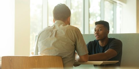 10 Pertanyaan HRD yang Umum Ditanyakan saat Wawancara dan Cara Menjawabnya