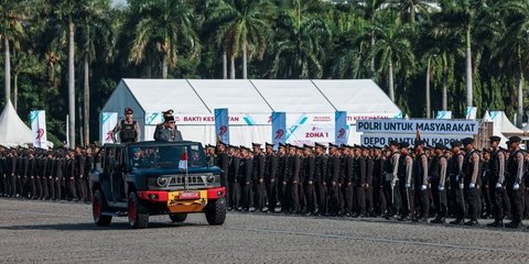 VIDEO: Gagah Prabowo Berkaca Mata Hitam Bareng Kapolri Cek Pasukan HUT ke-79 Bhayangkara di Monas