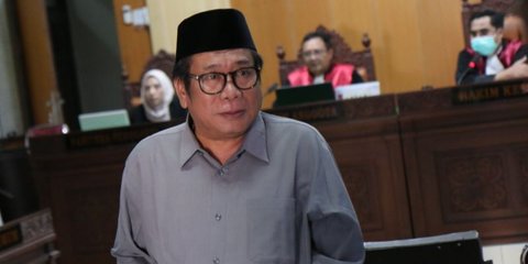 Terjerat Kasus Penipuan Rp1,5 Miliar, Eks Bupati Lombok Tengah Ditahan Polisi