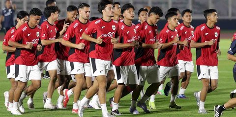 FOTO: Jelang Piala AFF U-23 2025, Timnas Indonesia Panaskan Mesin di Stadion Madya Jakarta
